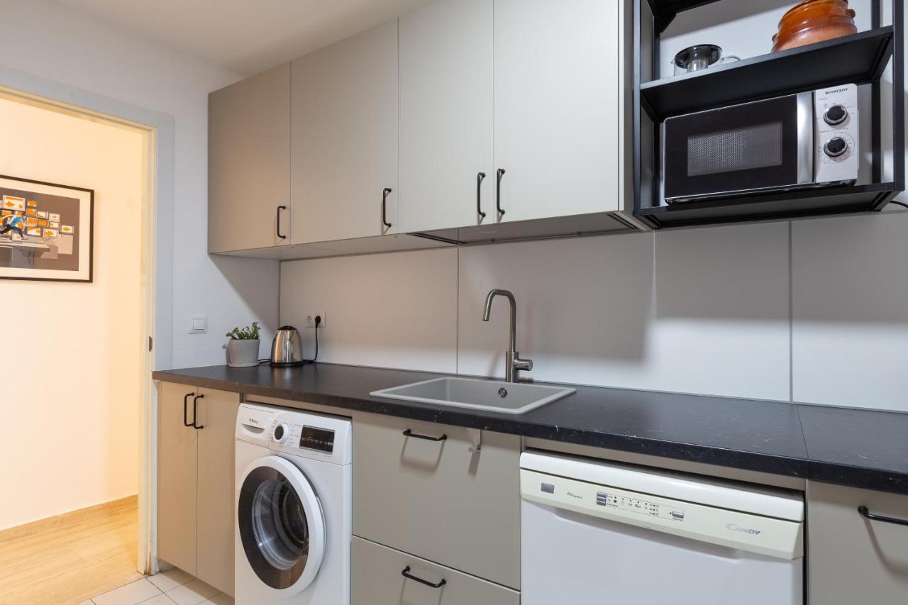 Bright Apartment With Patio And Balconies In The Center Málaga Kültér fotó