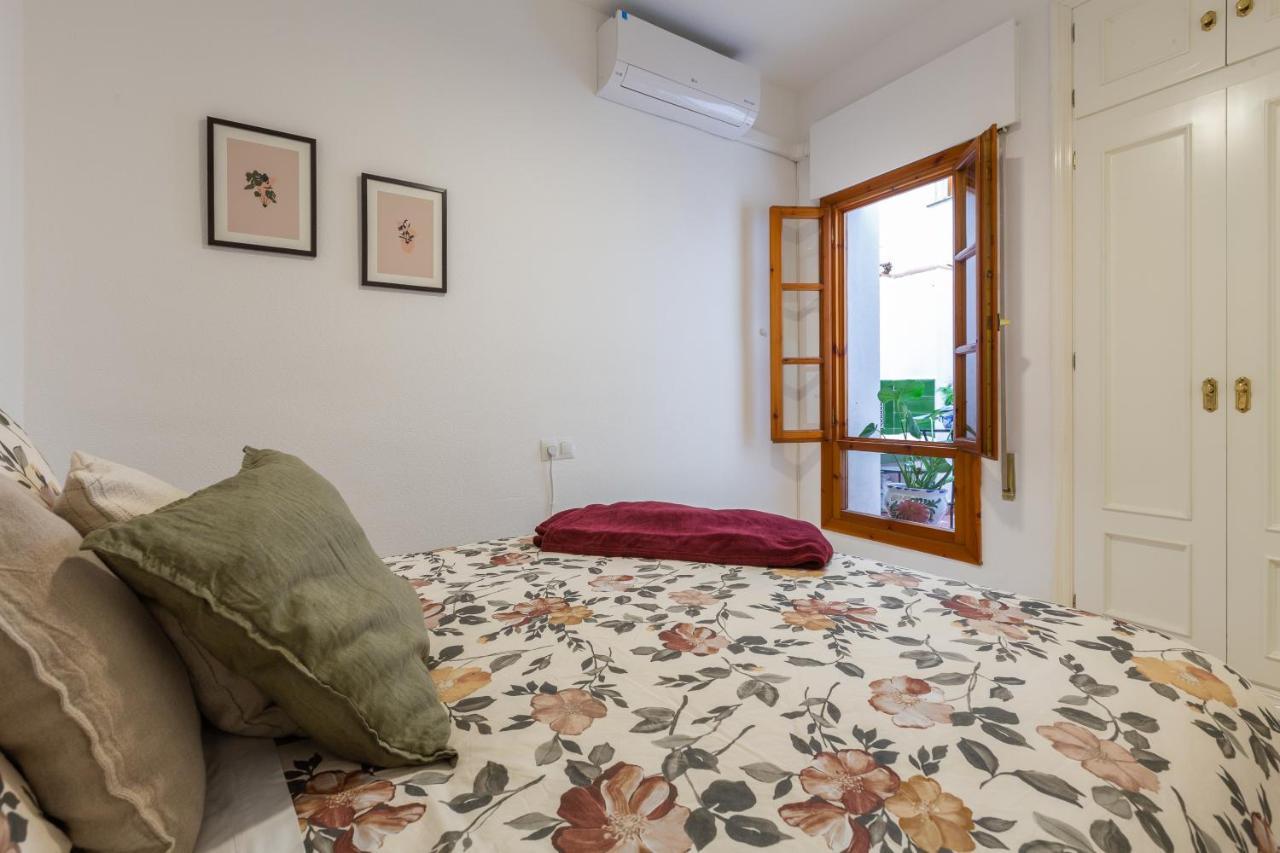 Bright Apartment With Patio And Balconies In The Center Málaga Kültér fotó