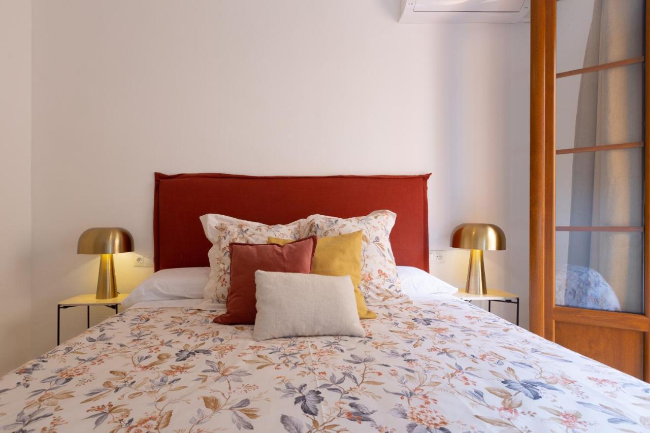 Bright Apartment With Patio And Balconies In The Center Málaga Kültér fotó