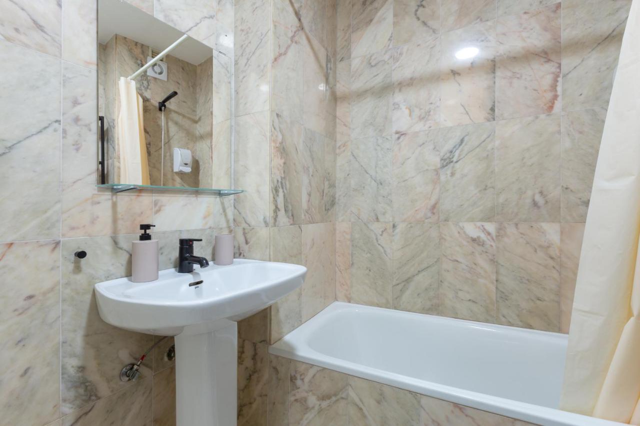 Bright Apartment With Patio And Balconies In The Center Málaga Kültér fotó